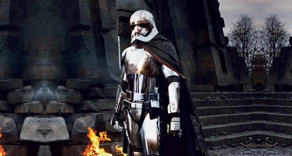 gwendoline-christies-star-wars-vii-chrome-trooper-captain-phasma-secretly-a-dark-side-user-not-a-sith-lord.png